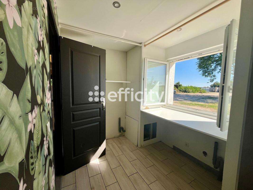 Maison à VENDEUVRE-DU-POITOU