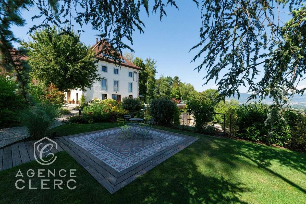 Maison à PERS-JUSSY