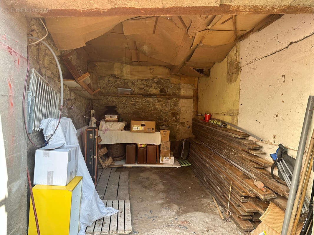 Maison à LIVINHAC-LE-HAUT