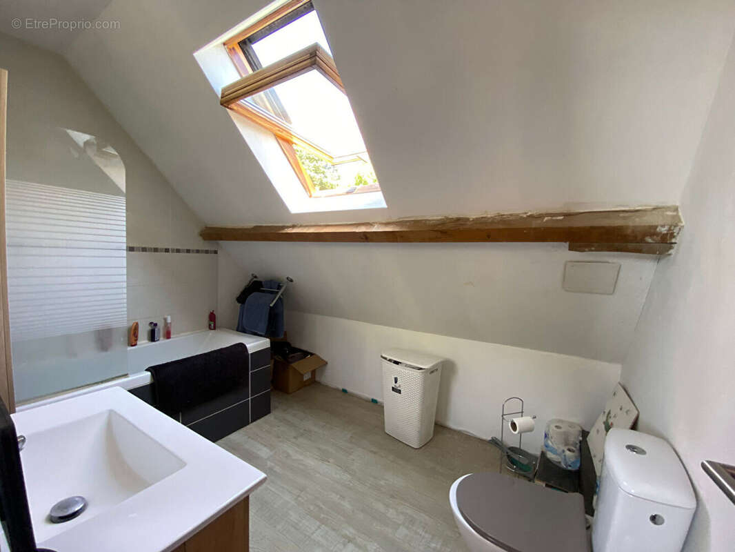 Maison à BEAUMONT-LES-AUTELS