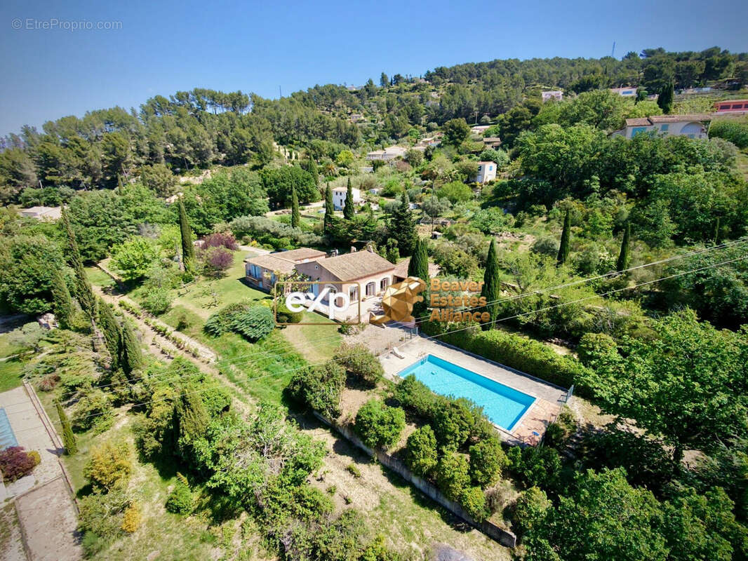 Maison 236 m² à La Cadiere-D'azur  - photo 4