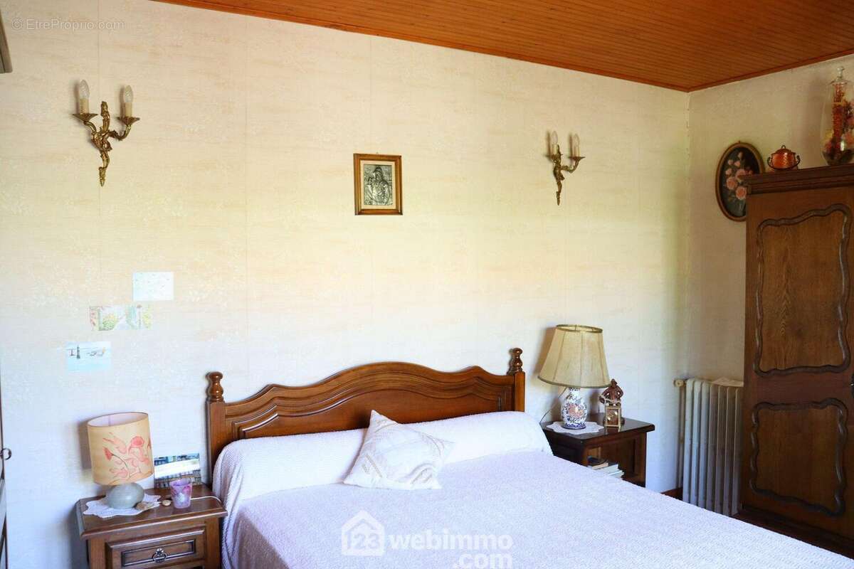 Chambre indépendante. - Maison à SAINT-HILAIRE-LA-FORET