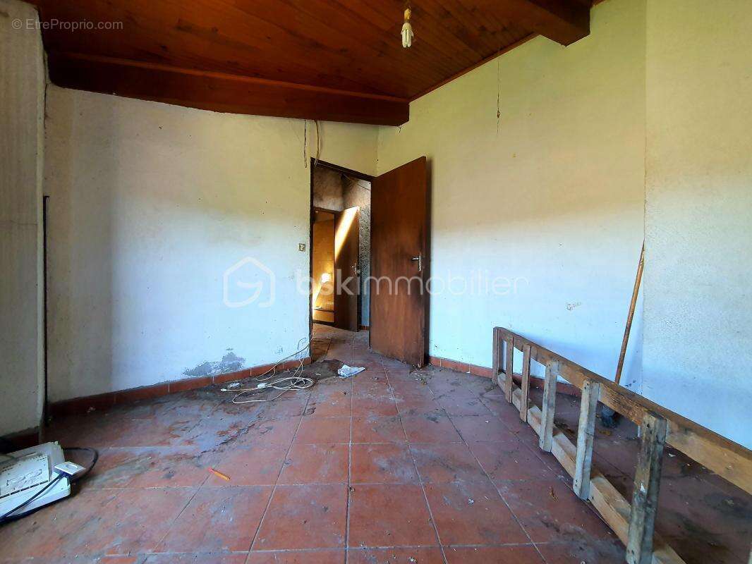 Maison à LATOUR-DE-FRANCE