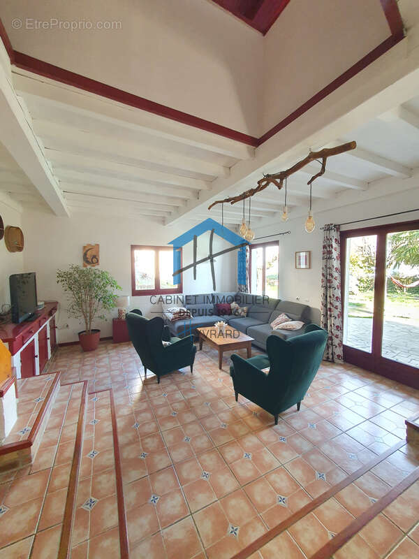 Maison à SAINT-MARTIN-LA-PLAINE