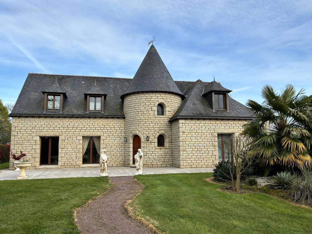 Maison à SOULGE-SUR-OUETTE