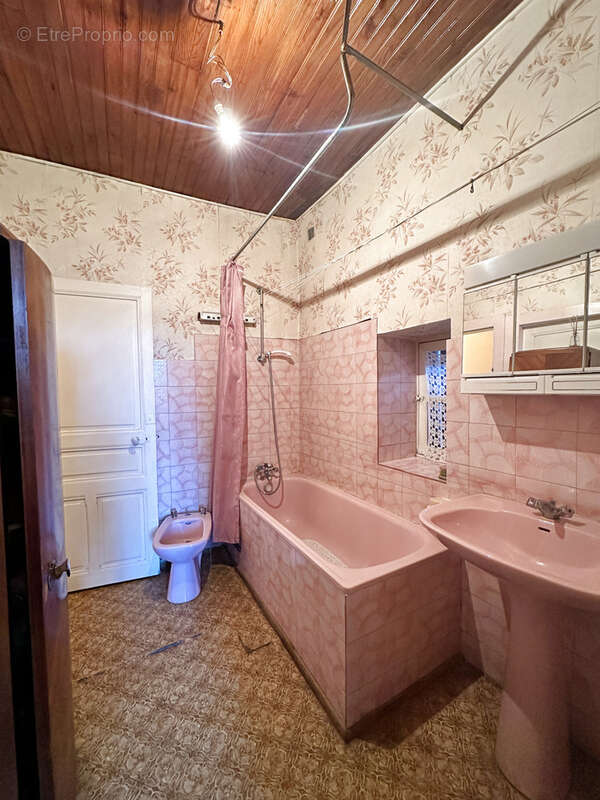 Maison à DECAZEVILLE