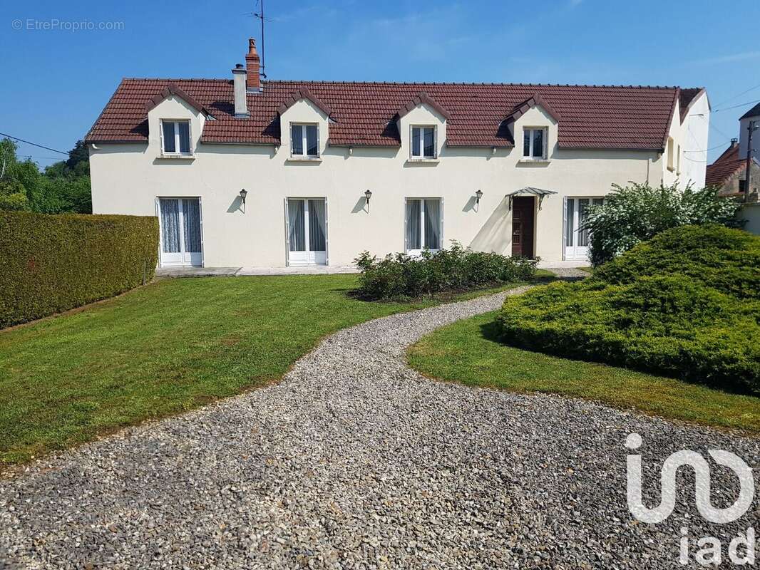 Maison 200 m² à Asnieres-En-Montagne  - photo 2