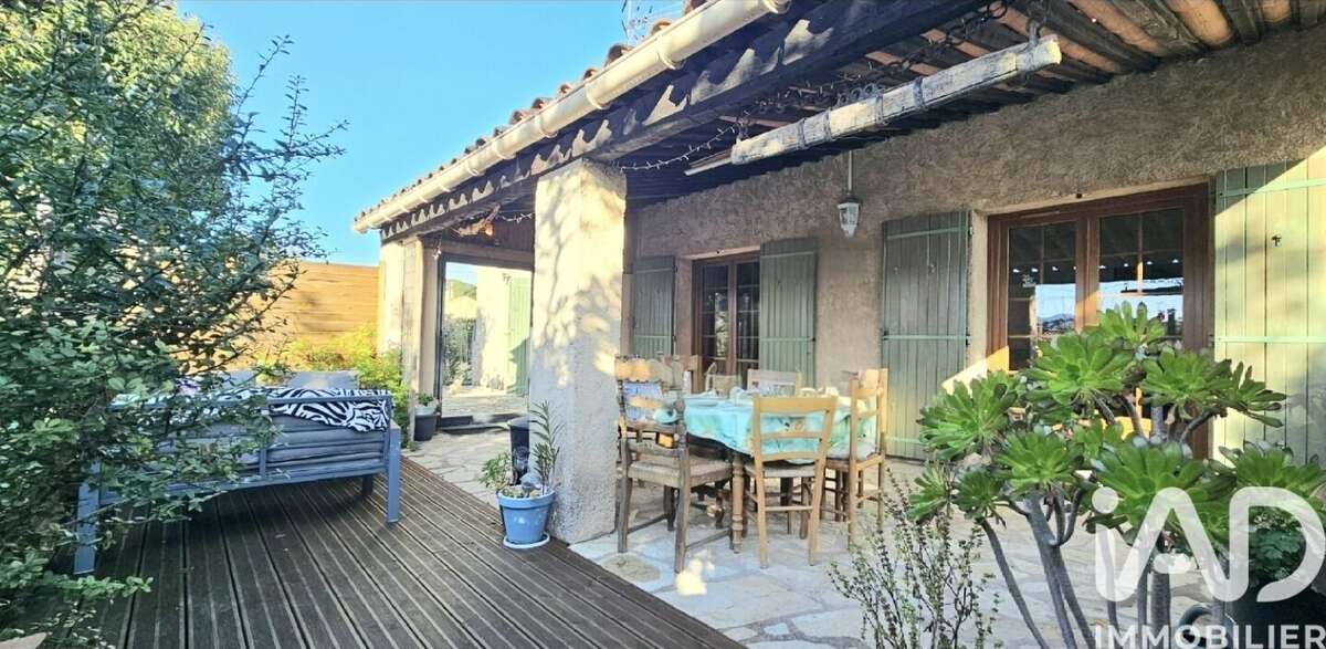 Photo 3 - Maison à PUGET-SUR-ARGENS