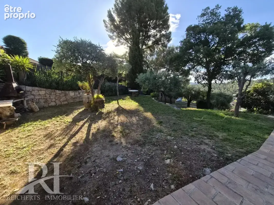 Villa en pierre avec piscine sur terrain 1438m2 - photo 6
