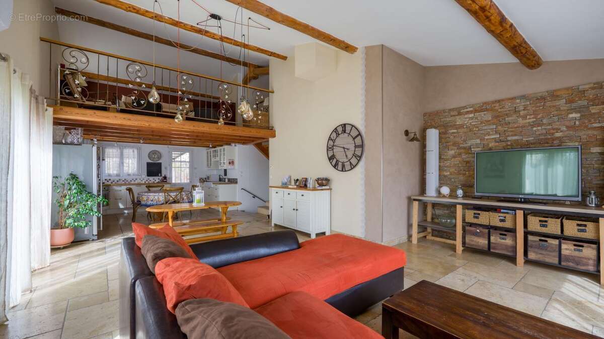 Maison à SAINTE-TULLE