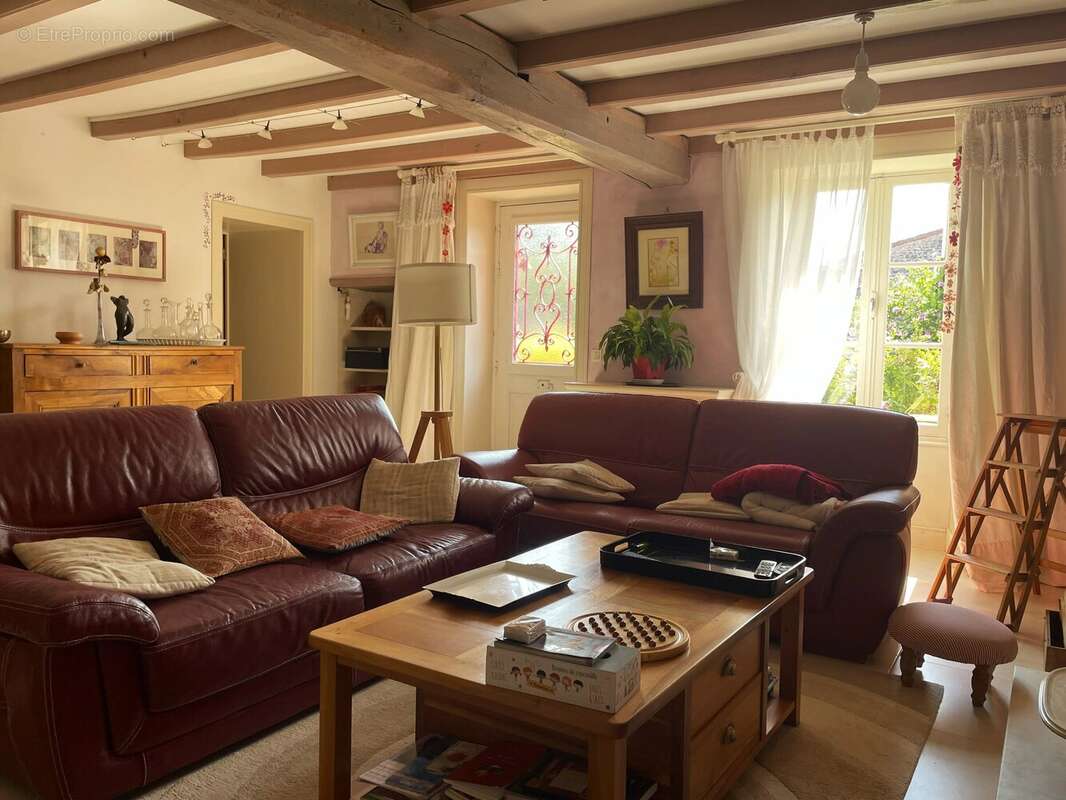 Maison de village de caractère à proximité de Saintes - photo 3