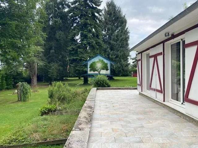 Proche Lyons la Forêt, très bel ensemble immobilier de 140 m2 au sein d'un magnifique parc arboré de 6900 m2 - photo 5
