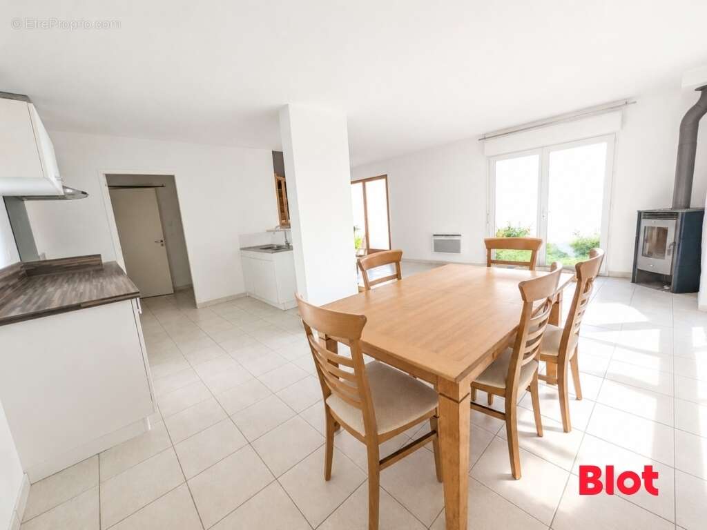 Maison 104 m² à Brece  - photo 2