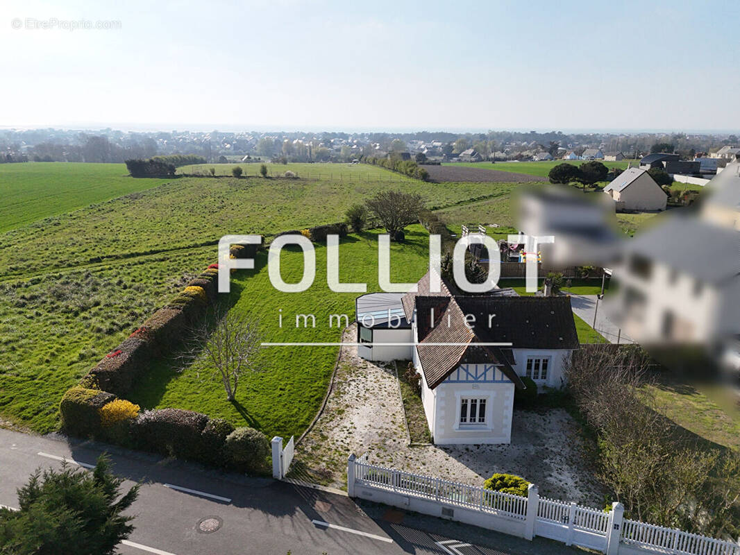 Maison à AGON-COUTAINVILLE