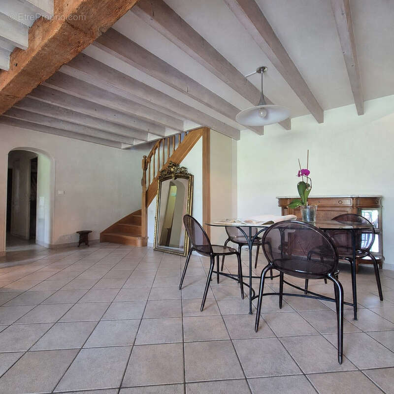 Maison à LEOGNAN