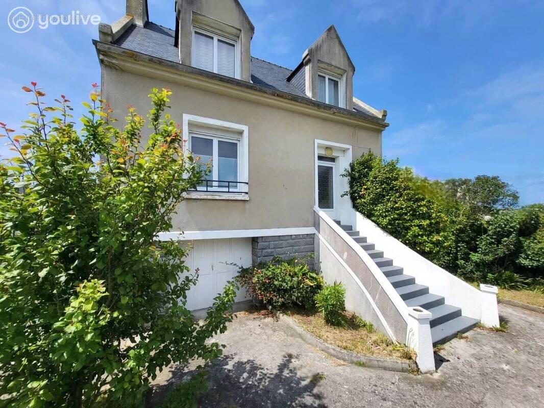 Maison à PLOUGUERNEAU