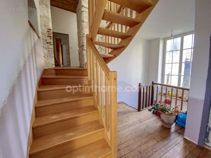 Maison à BRUYERES-ET-MONTBERAULT