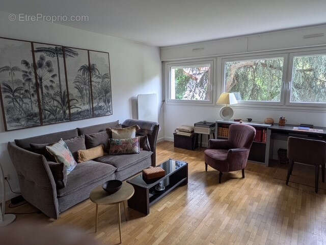 Appartement à CHARENTON-LE-PONT