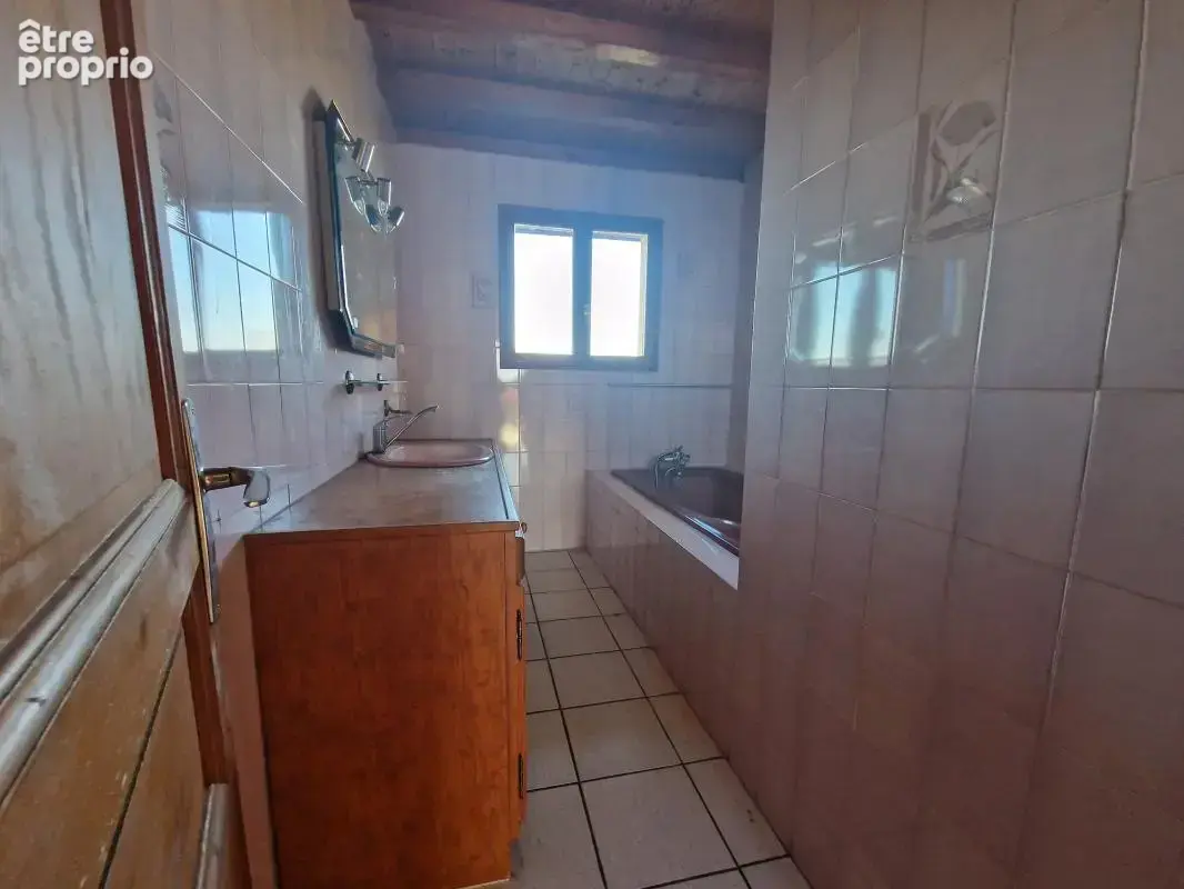 À vendre à sales – maison individuelle avec deux logements - photo 5