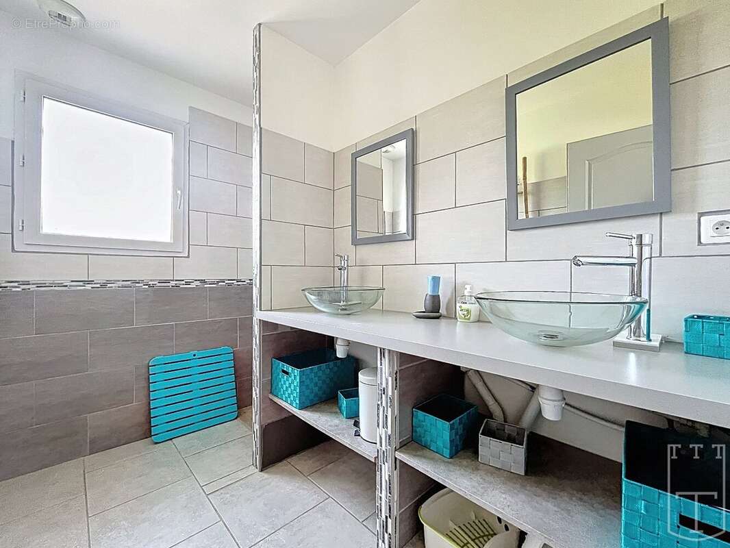 Maison à VALLON-PONT-D&#039;ARC