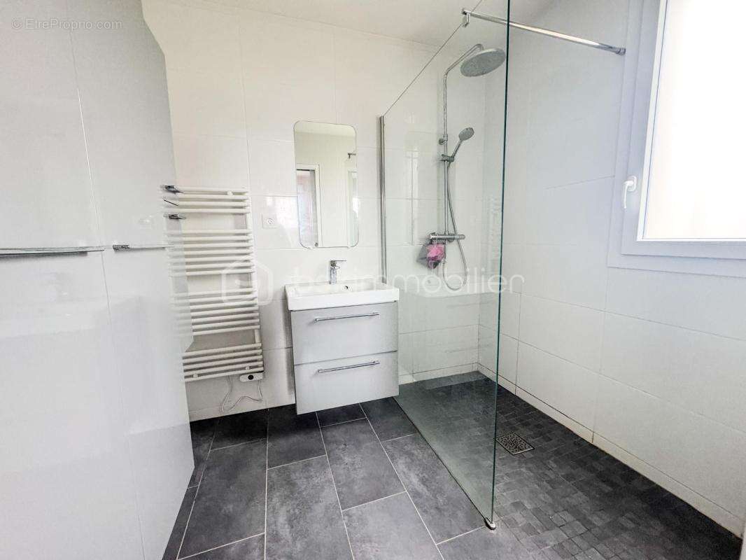 Maison à NOYAL-SUR-VILAINE