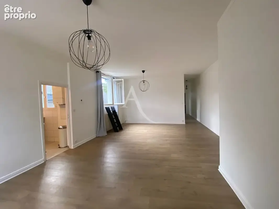 Proche future FAC  Maison appartement 93m² chambres accès toit terrasse  . - photo 2