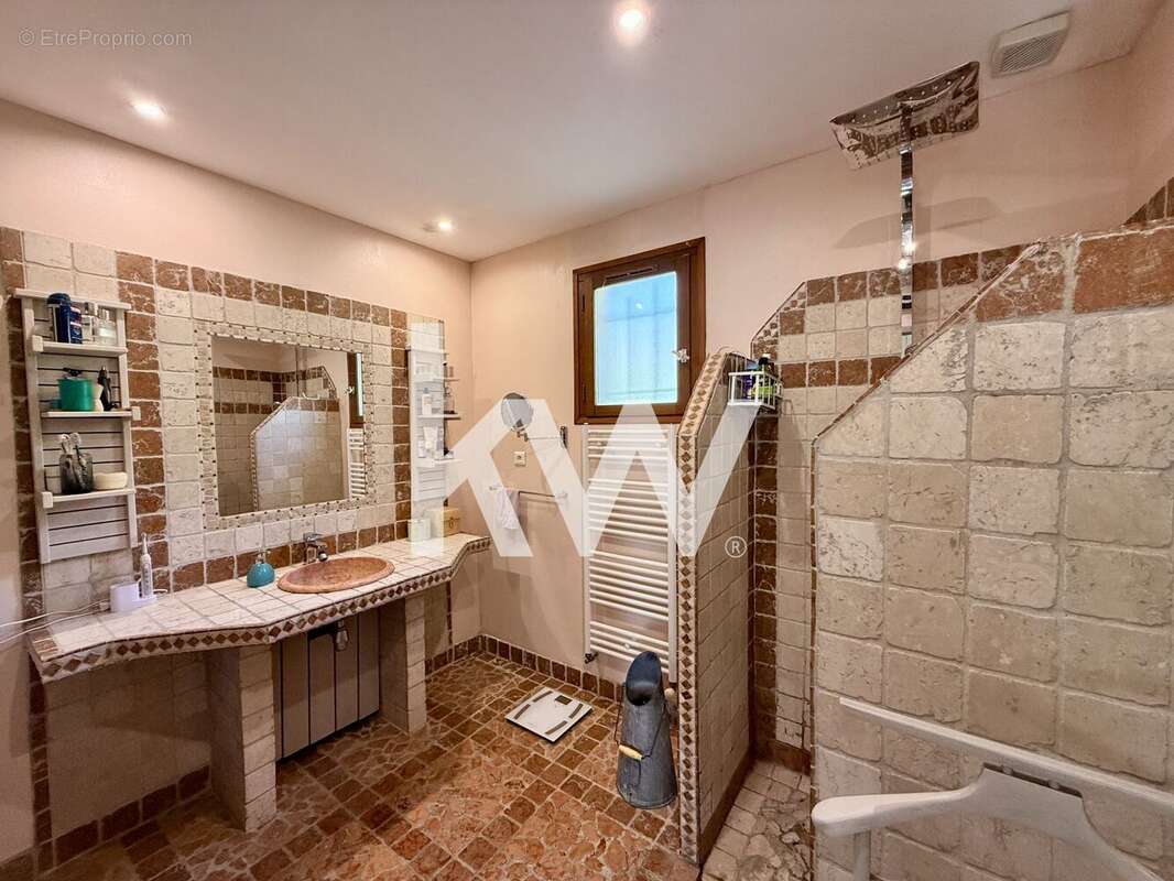 Maison à POURRIERES