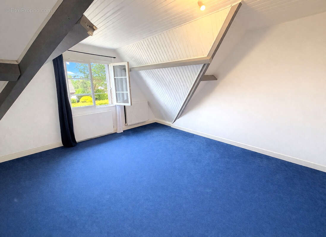 Maison à LA CHAPELLE-EN-SERVAL