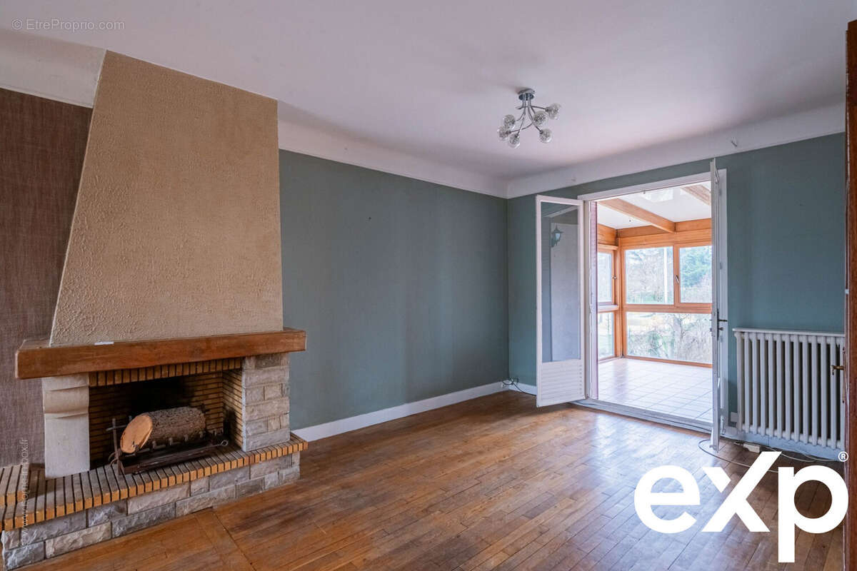 salon / Salle à manger donnant sur une des vérandas - Maison à CHATOU