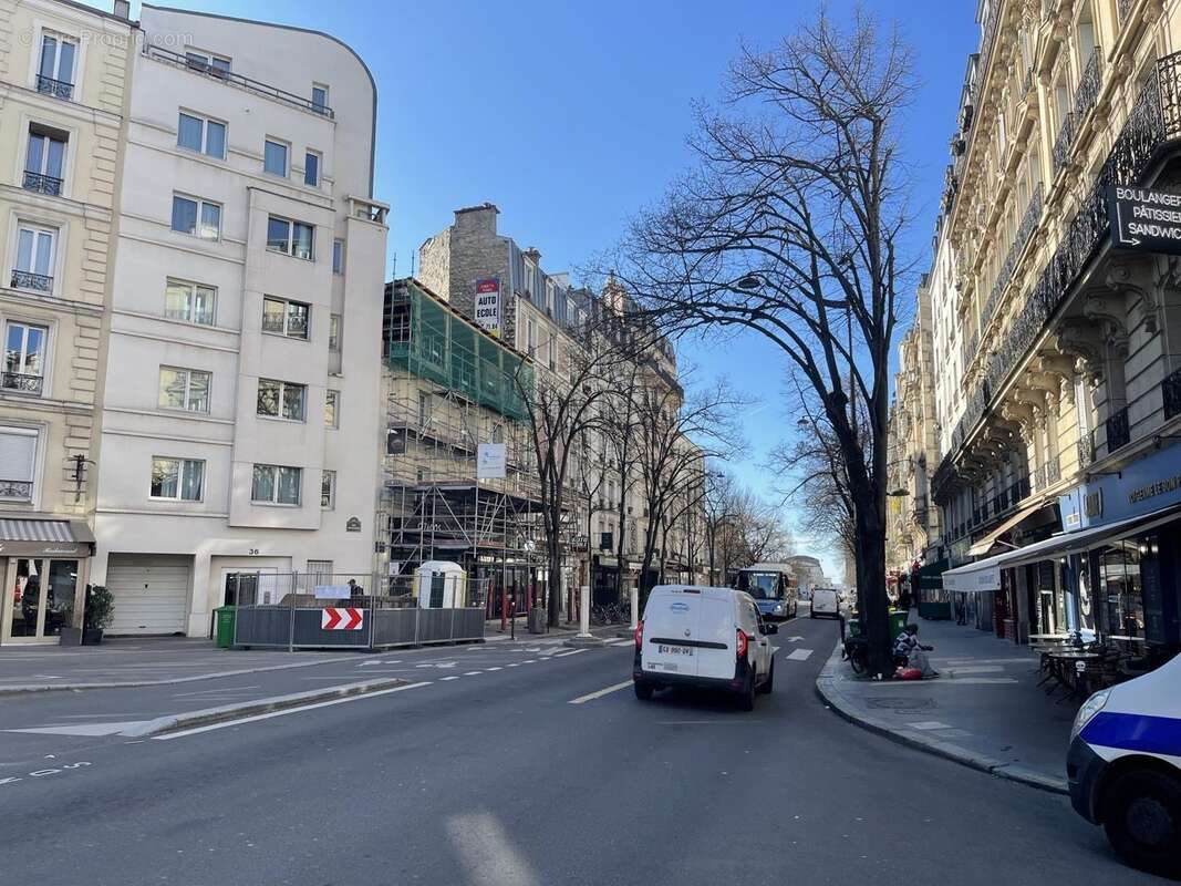 Autre à PARIS-20E