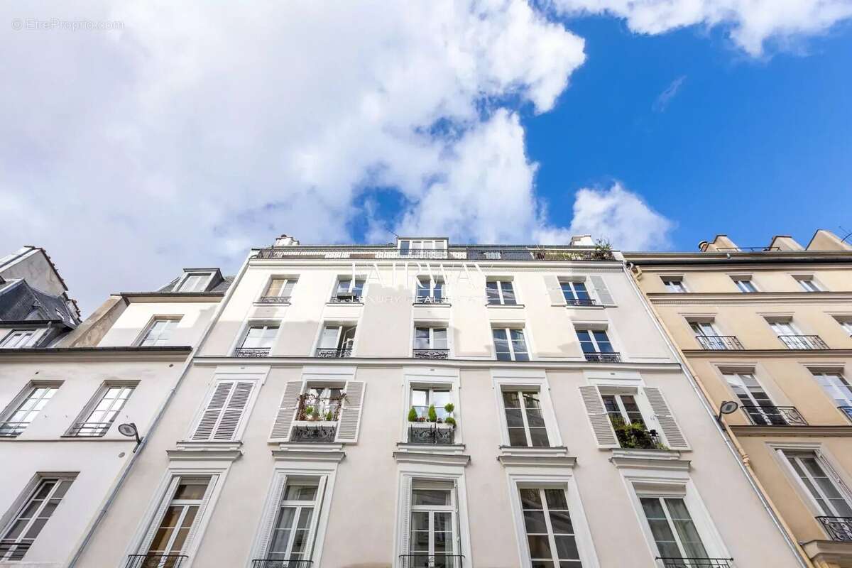 Appartement à PARIS-3E