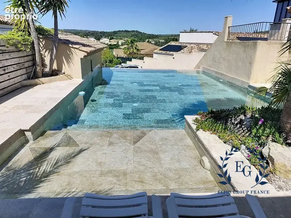 Maison 10 pièces 260 m² à vendre à Villeveyrac (34560) - photo 3