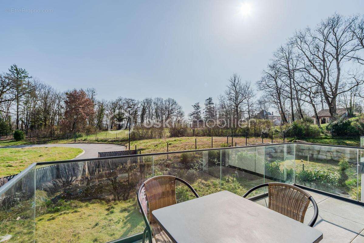 Appartement à CHAZEY-SUR-AIN