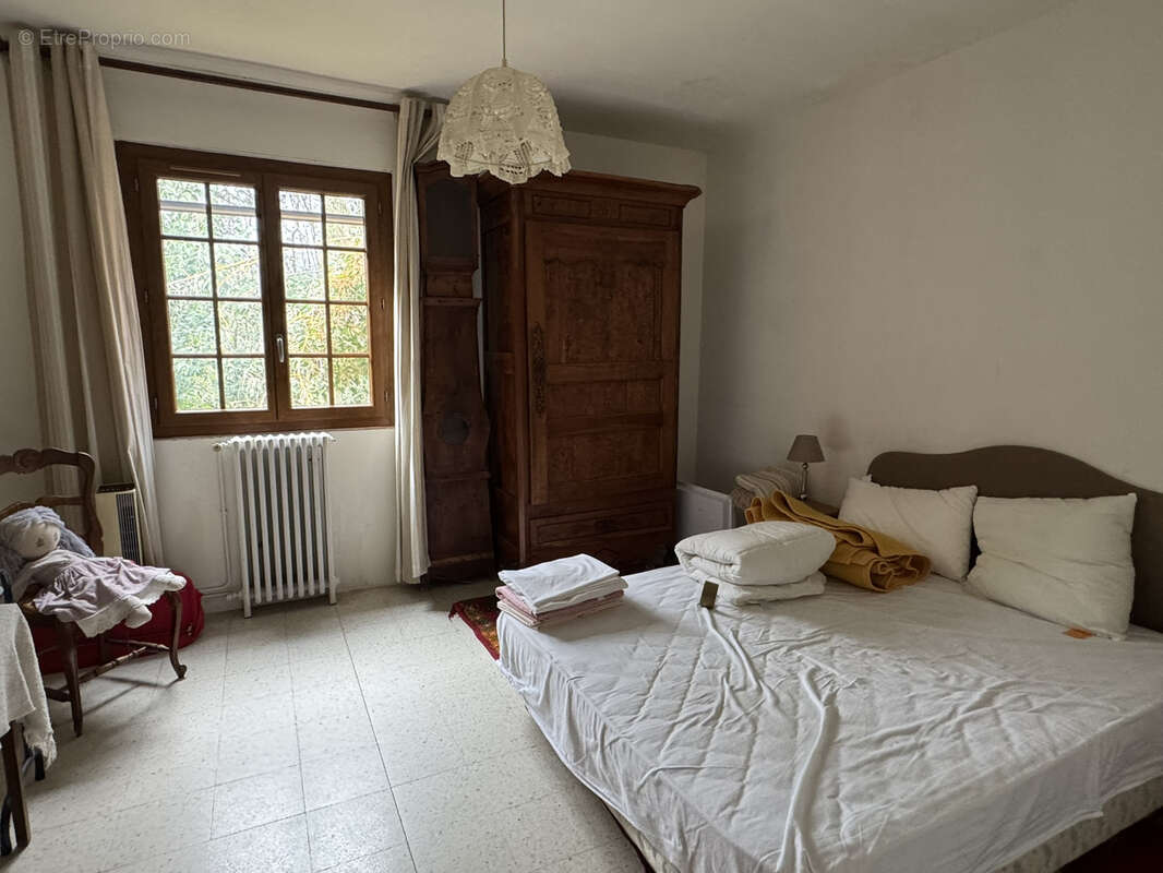 Maison T8 de 190 m2 sur un terrain de 5079 m2 - photo 8