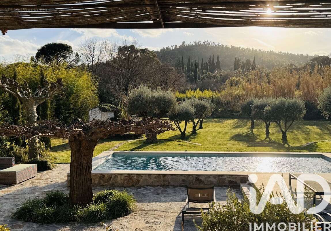 Maison 122 m² à Grimaud  - photo 2
