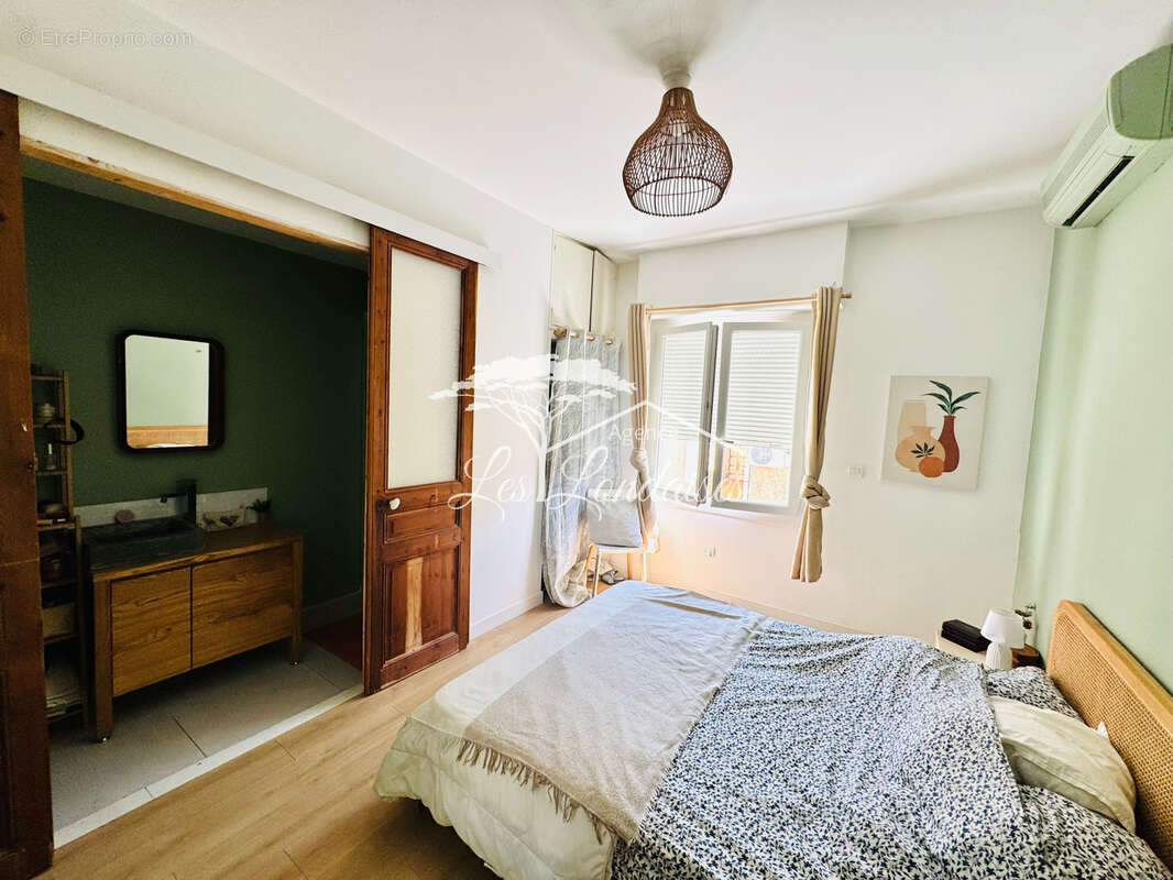Appartement à LA LONDE-LES-MAURES