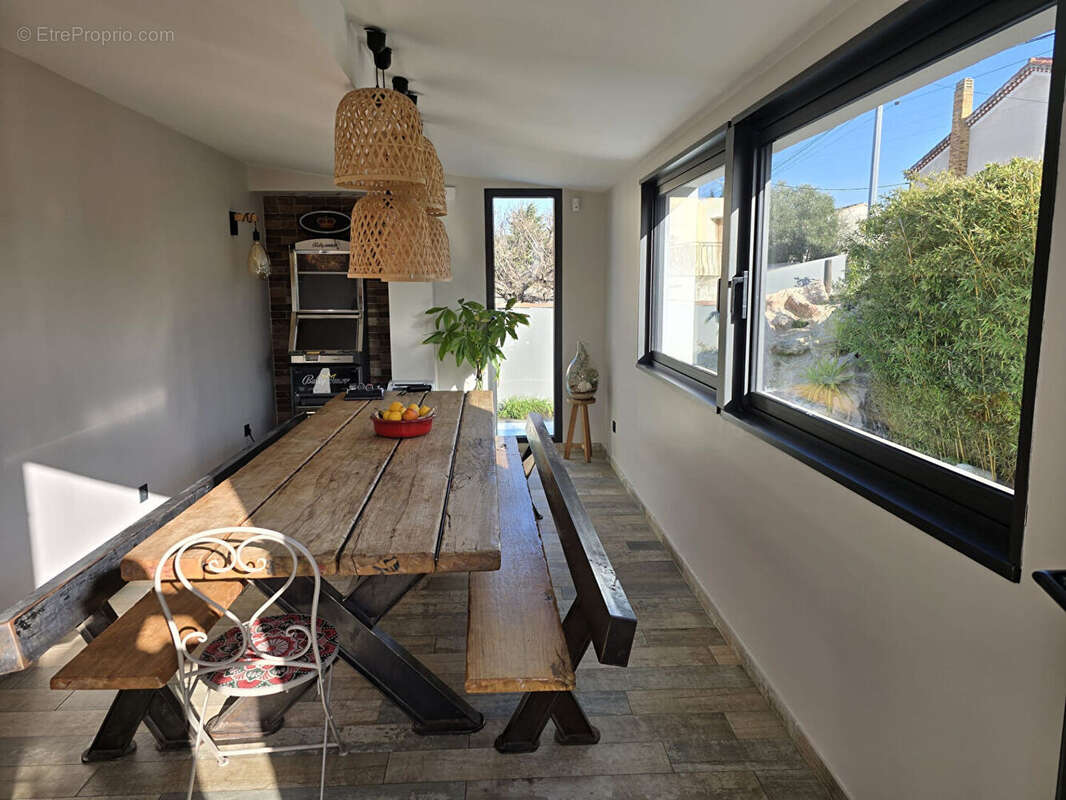 Maison à SAINT-VICTORET