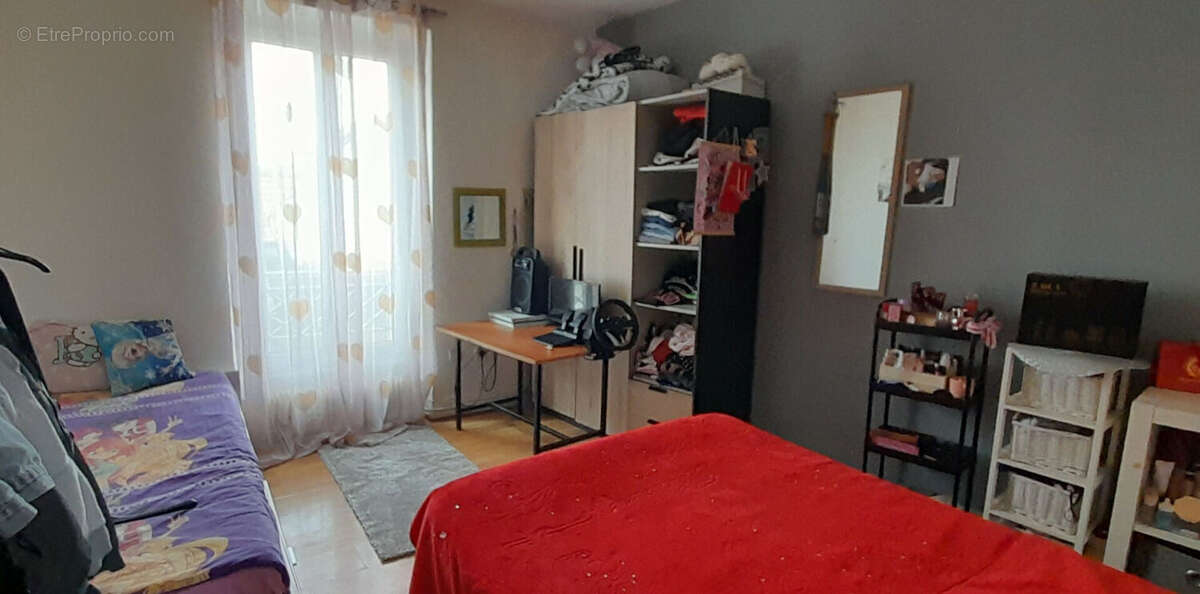 Appartement à LIMOURS