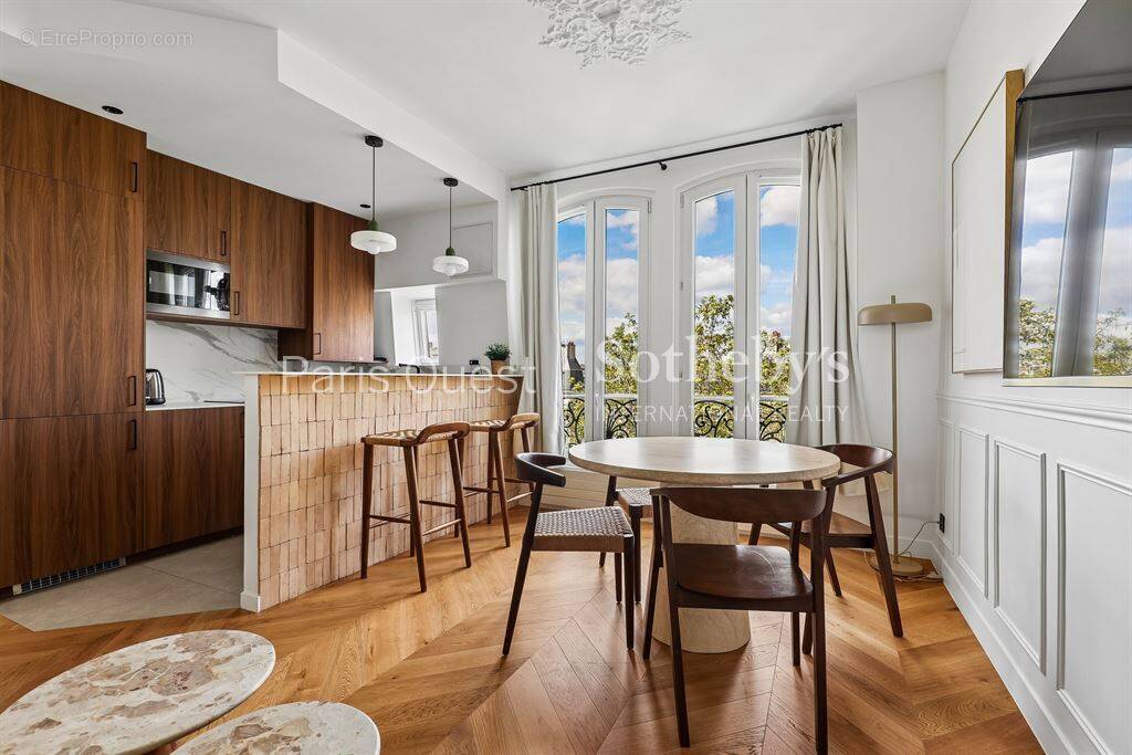 Appartement à PARIS-17E