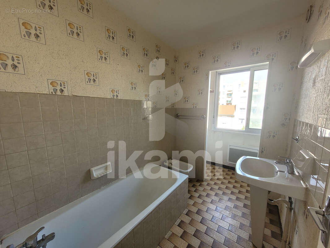 Appartement T2 avec balcon - Lyon 8ème - photo 9
