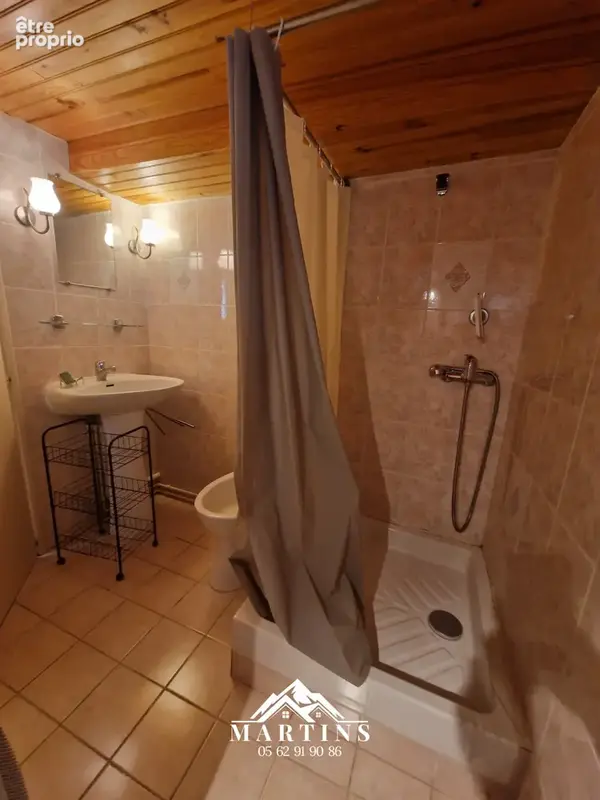 EXCLUSIVITE AGENCE - Charmante petite maison de village et terrain autour. - photo 11
