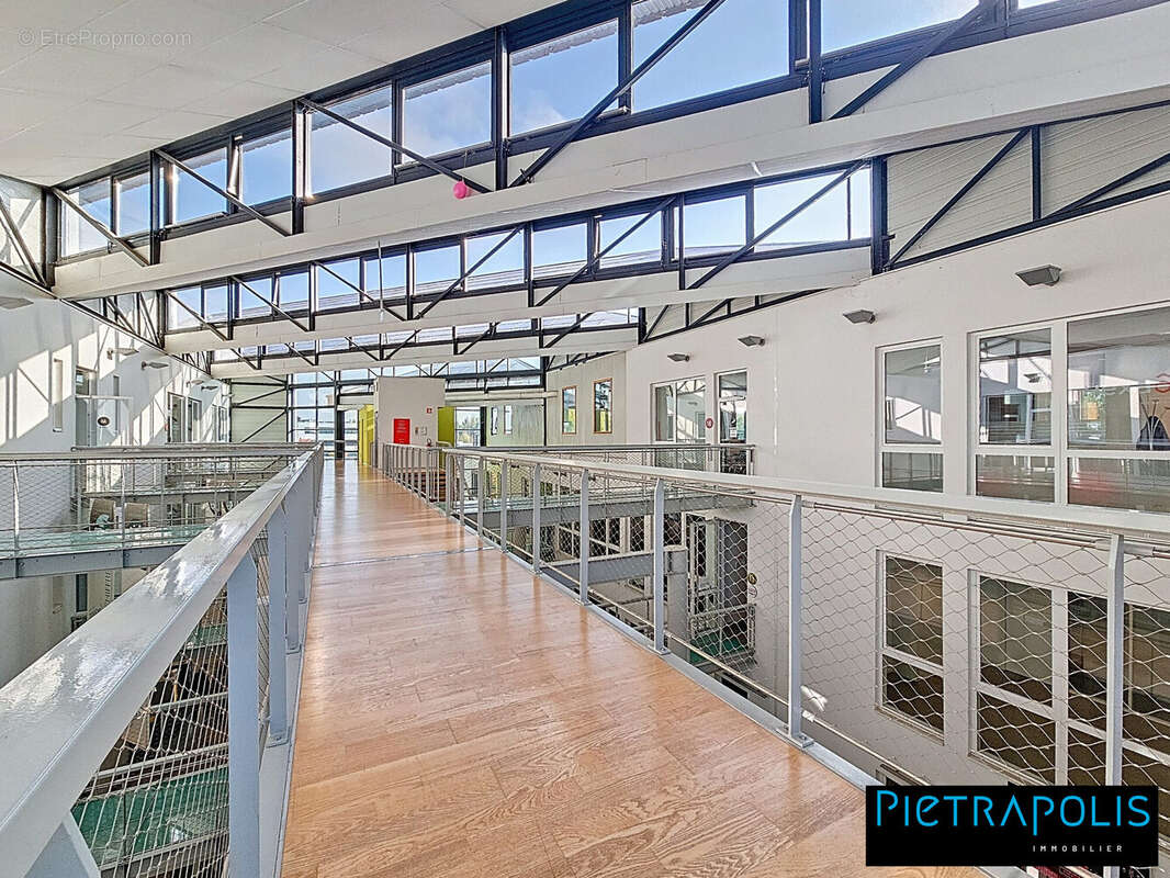 Commerce à SAINT-PRIEST