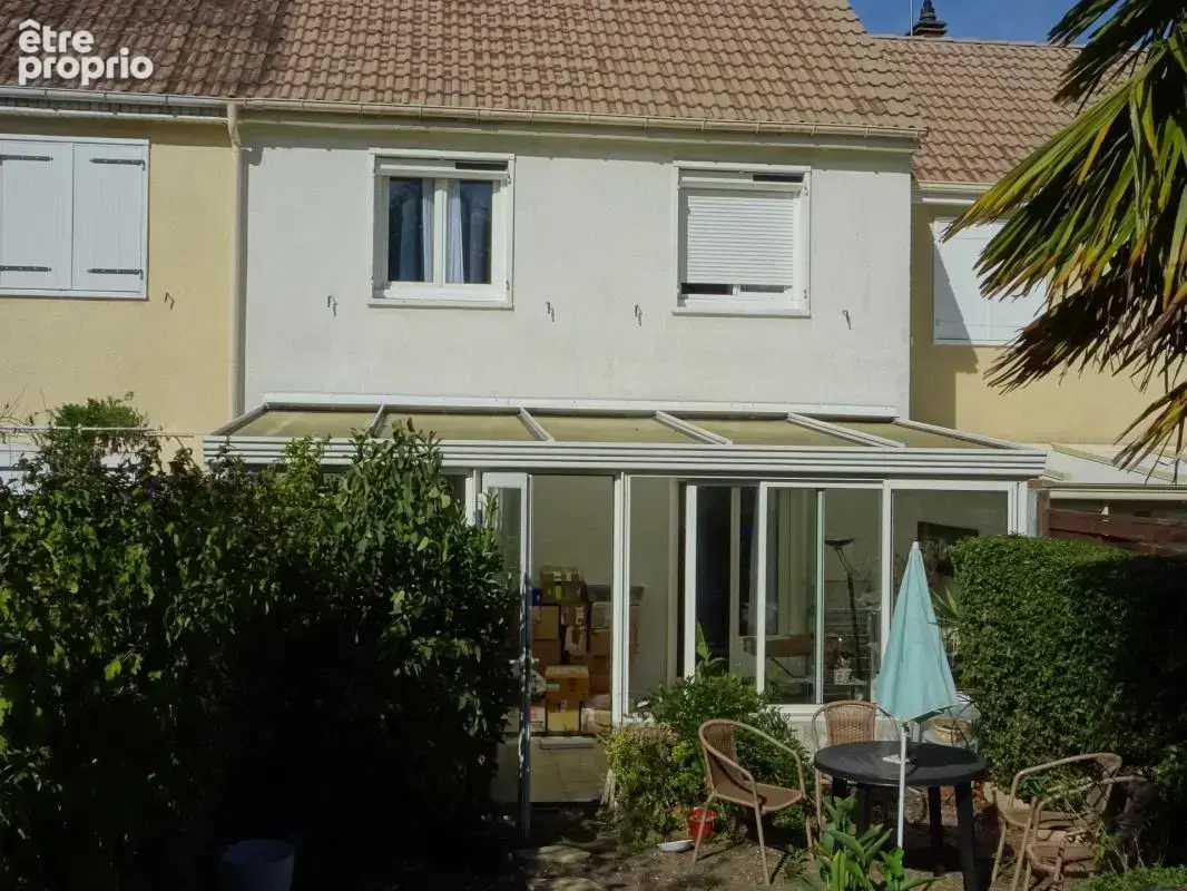 Limoges nord belle maison mitoyenne des deux cotes sans travaux 3/4 chambres cuisine equipee plus une veranda - photo 2