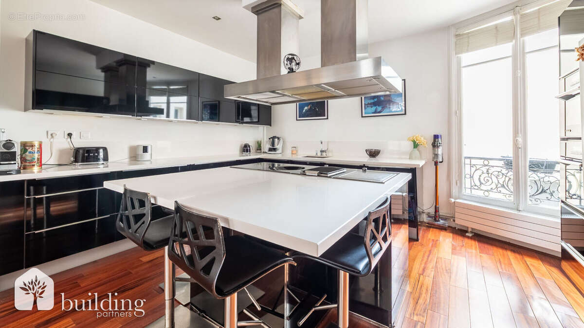 Appartement à PARIS-17E