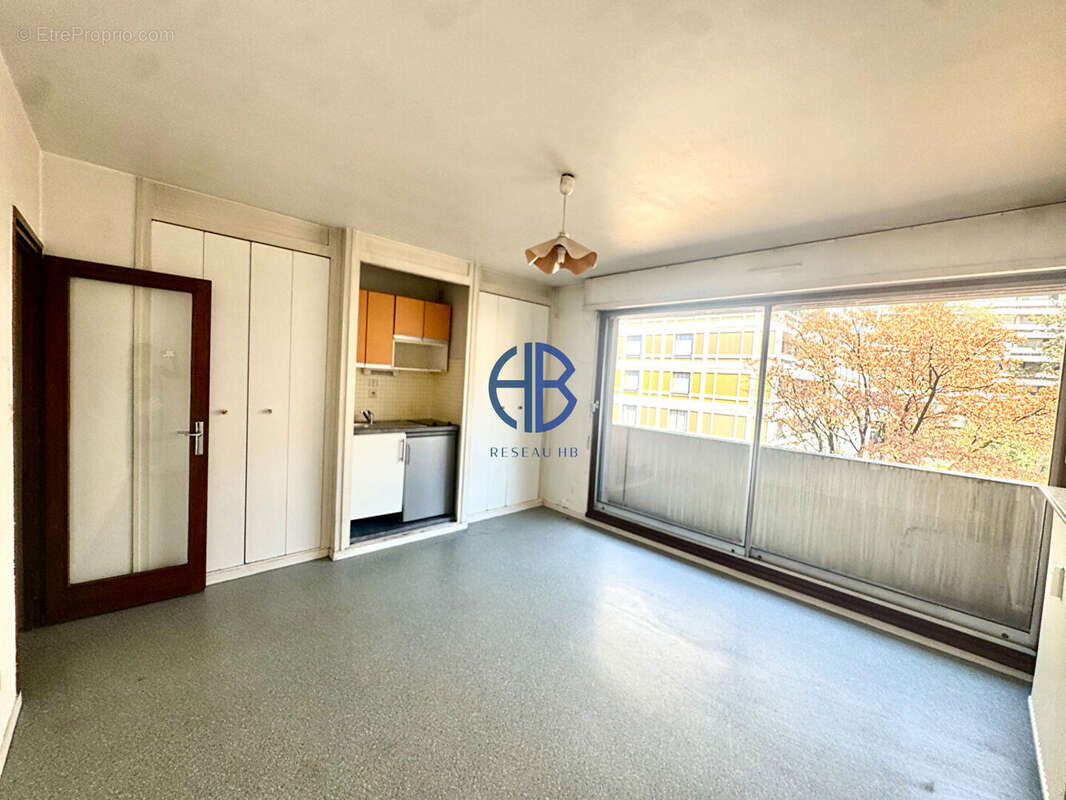 Appartement Grenoble  1 pièce(s) 23.69 m2 place parking en sus - photo 4