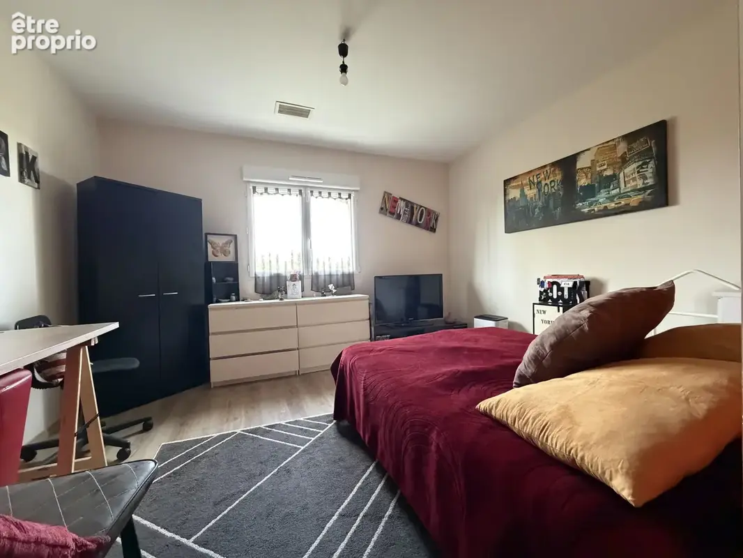 Entre AIZENAY et CHALLANS, longère rénovée,4 chambres sur 16 000 m2 de terrain - photo 16