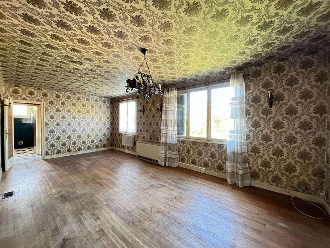 Maison à CERCY-LA-TOUR