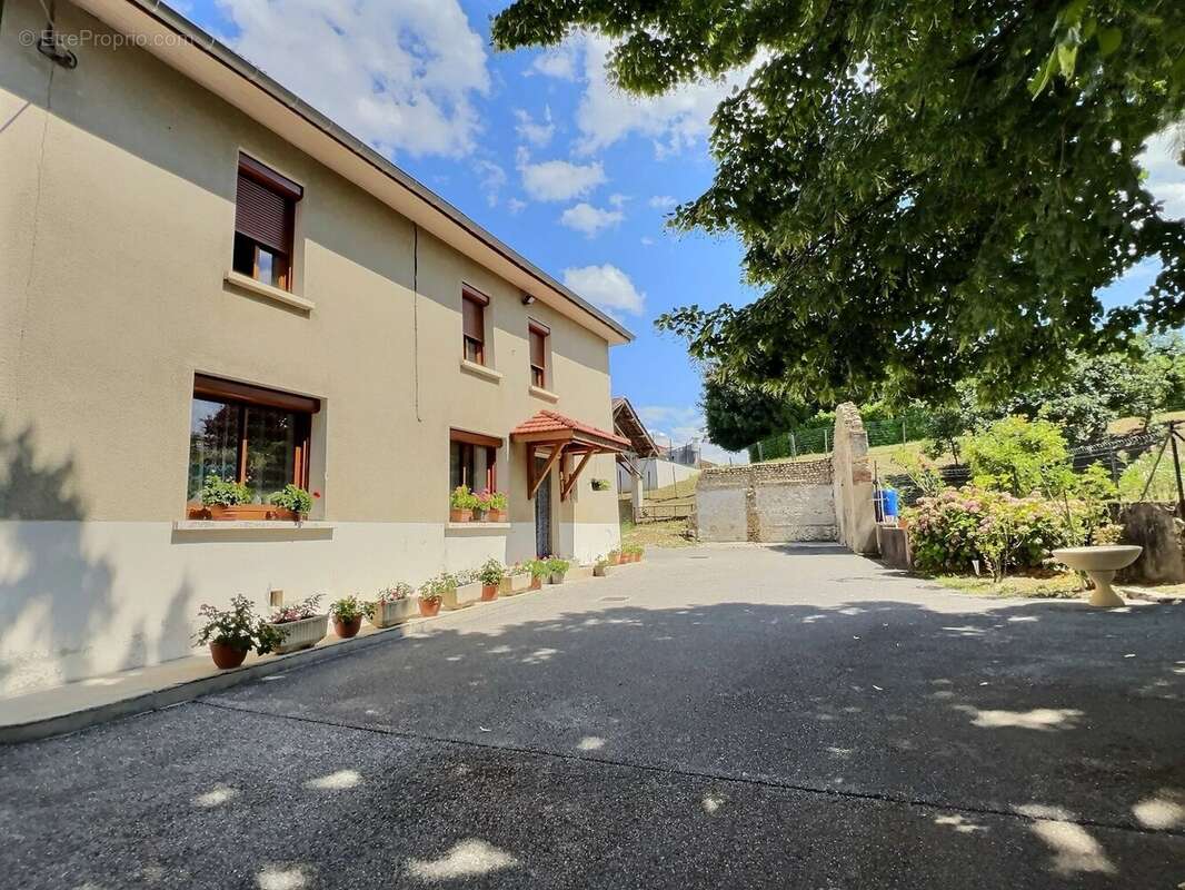 Maison à CHEVRIERES