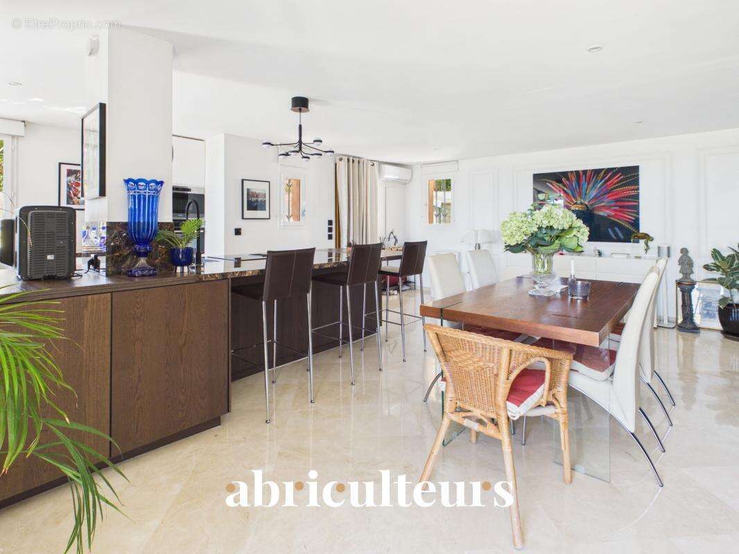 Maison à VALLAURIS