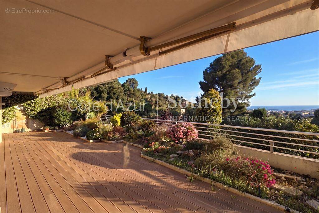Appartement à LE CANNET
